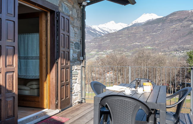 Apartamento de 3 quartos em Fénis com piscina e jardim - Foto 13