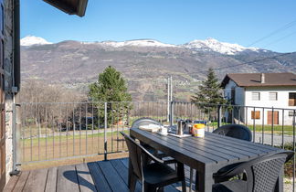 Photo 3 - Appartement de 2 chambres à Fénis avec piscine et vues sur la montagne