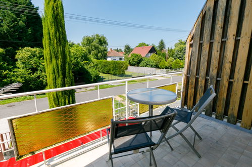 Foto 6 - Casa de 2 quartos em Balatonlelle com jardim e terraço