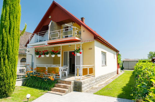 Photo 17 - Maison de 2 chambres à Balatonlelle avec jardin et terrasse