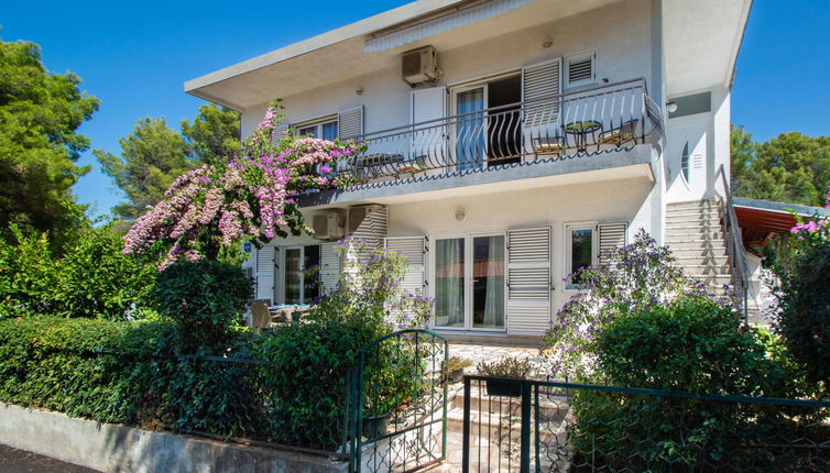 Foto 1 - Apartamento de 1 habitación en Sibenik con jardín y terraza