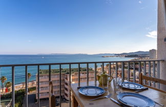 Photo 2 - Apartment in Le Lavandou with garden and sea view