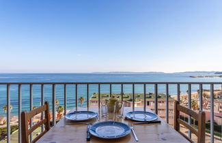 Photo 1 - Apartment in Le Lavandou with garden and sea view