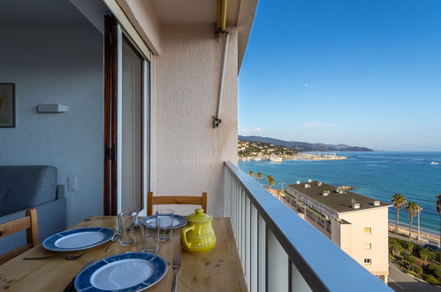 Photo 14 - Apartment in Le Lavandou with garden and sea view