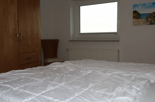 Foto 13 - Appartamento con 2 camere da letto a Warwerort con giardino e vista mare