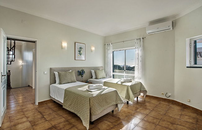 Casa de 4 quartos em Albufeira com piscina privada e jardim - Foto 28