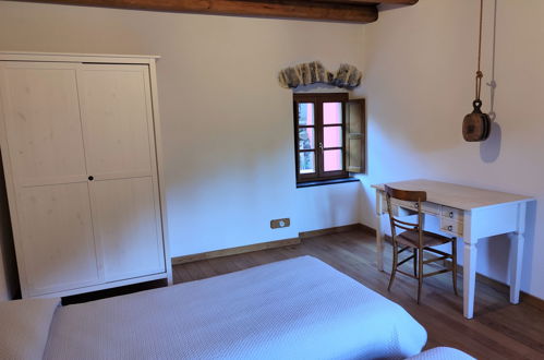 Photo 15 - 2 bedroom Apartment in Castiglione Chiavarese with garden