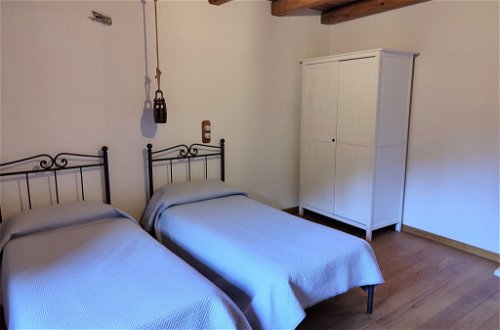 Foto 14 - Apartamento de 2 habitaciones en Castiglione Chiavarese con jardín