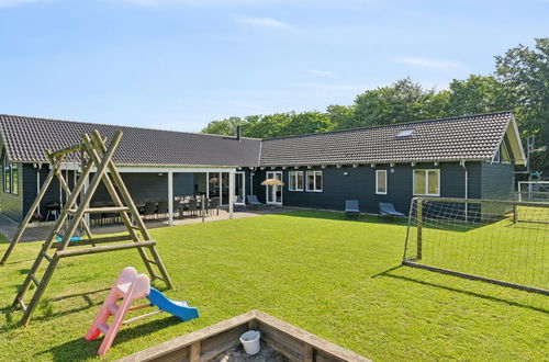 Photo 8 - Maison de 7 chambres à Tranekær avec piscine privée et terrasse
