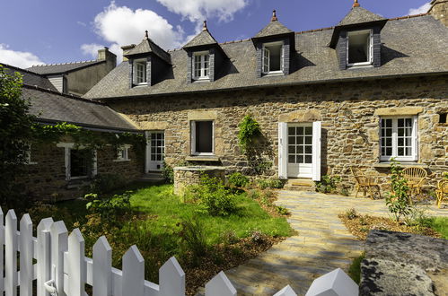 Photo 1 - Maison de 4 chambres à Tréméven avec jardin et vues à la mer