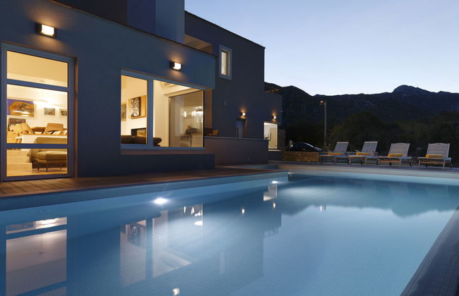 Casa con 5 camere da letto a Zagvozd con piscina privata e terrazza - Foto 5