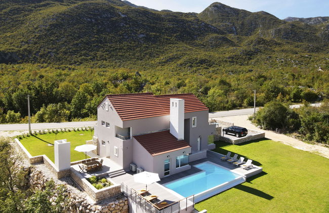 Casa con 5 camere da letto a Zagvozd con piscina privata e terrazza - Foto 1