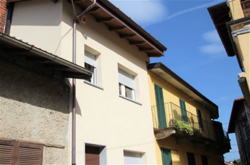 Foto 17 - Apartamento de 1 habitación en Porto Valtravaglia con vistas a la montaña