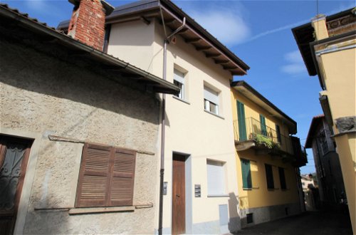 Foto 18 - Apartamento de 1 quarto em Porto Valtravaglia com vista para a montanha