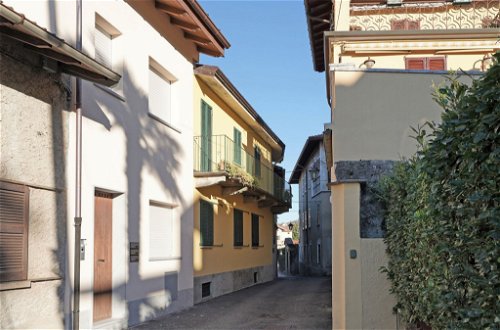 Foto 4 - Apartamento de 1 habitación en Porto Valtravaglia con vistas a la montaña