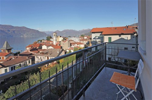 Foto 1 - Apartment mit 1 Schlafzimmer in Porto Valtravaglia mit blick auf die berge