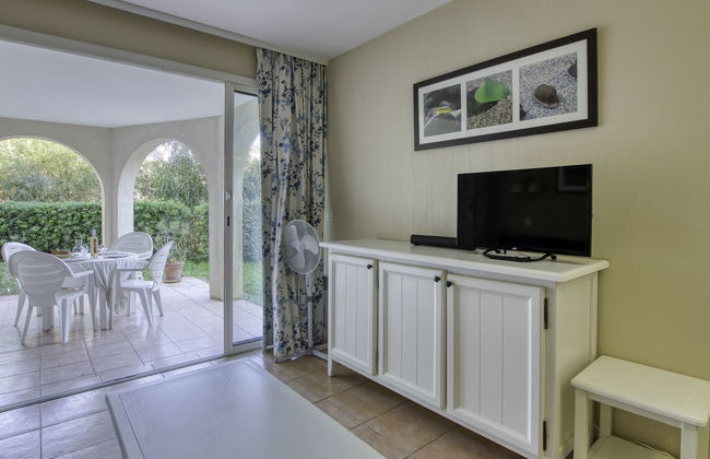Apartamento de 2 quartos em Six-Fours-les-Plages com piscina e jardim - Foto 9