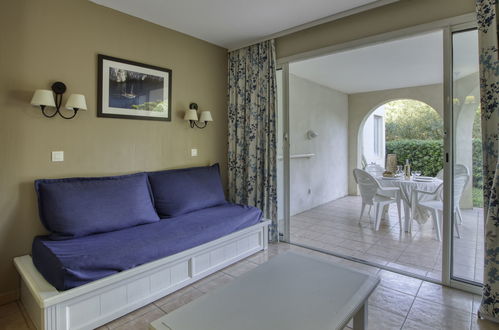 Foto 3 - Appartamento con 1 camera da letto a Six-Fours-les-Plages con piscina e giardino