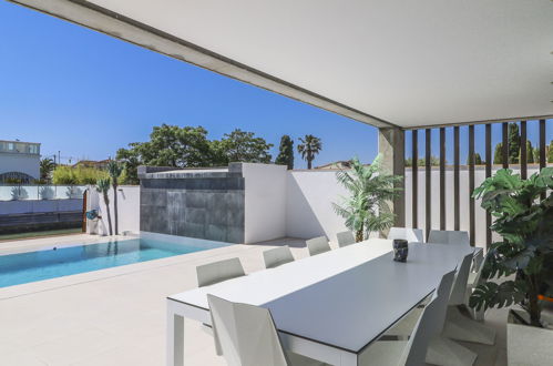 Foto 35 - Casa con 4 camere da letto a Castelló d'Empúries con piscina privata e vista mare