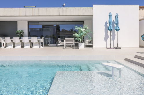 Foto 31 - Casa de 4 habitaciones en Castelló d'Empúries con piscina privada y jardín