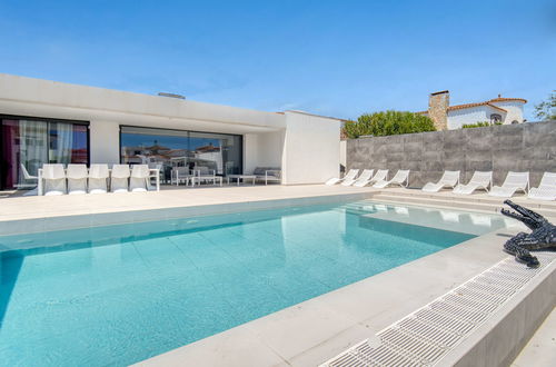 Photo 44 - 4 bedroom House in Castelló d'Empúries with private pool and garden