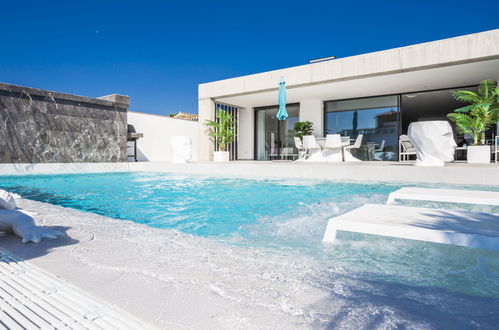 Photo 2 - Maison de 4 chambres à Castelló d'Empúries avec piscine privée et vues à la mer