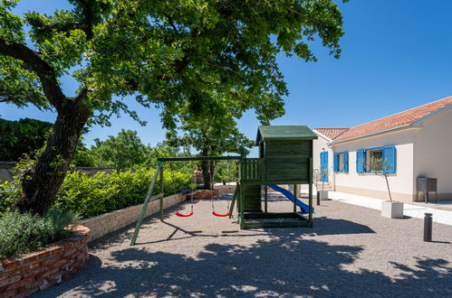 Photo 5 - Maison de 3 chambres à Crikvenica avec piscine privée et terrasse