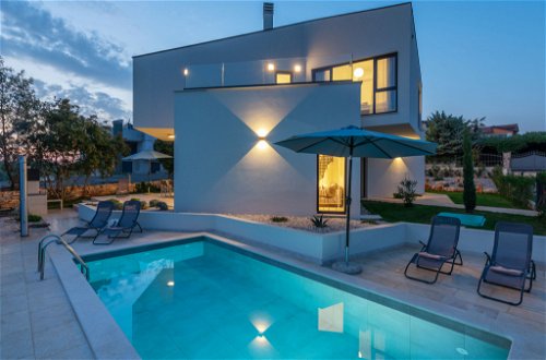 Foto 18 - Haus mit 4 Schlafzimmern in Tar-Vabriga mit privater pool und terrasse
