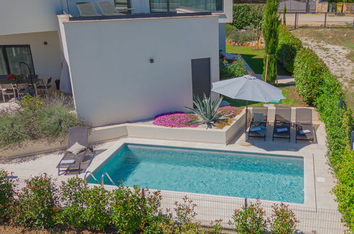 Photo 13 - Maison de 4 chambres à Tar-Vabriga avec piscine privée et jardin