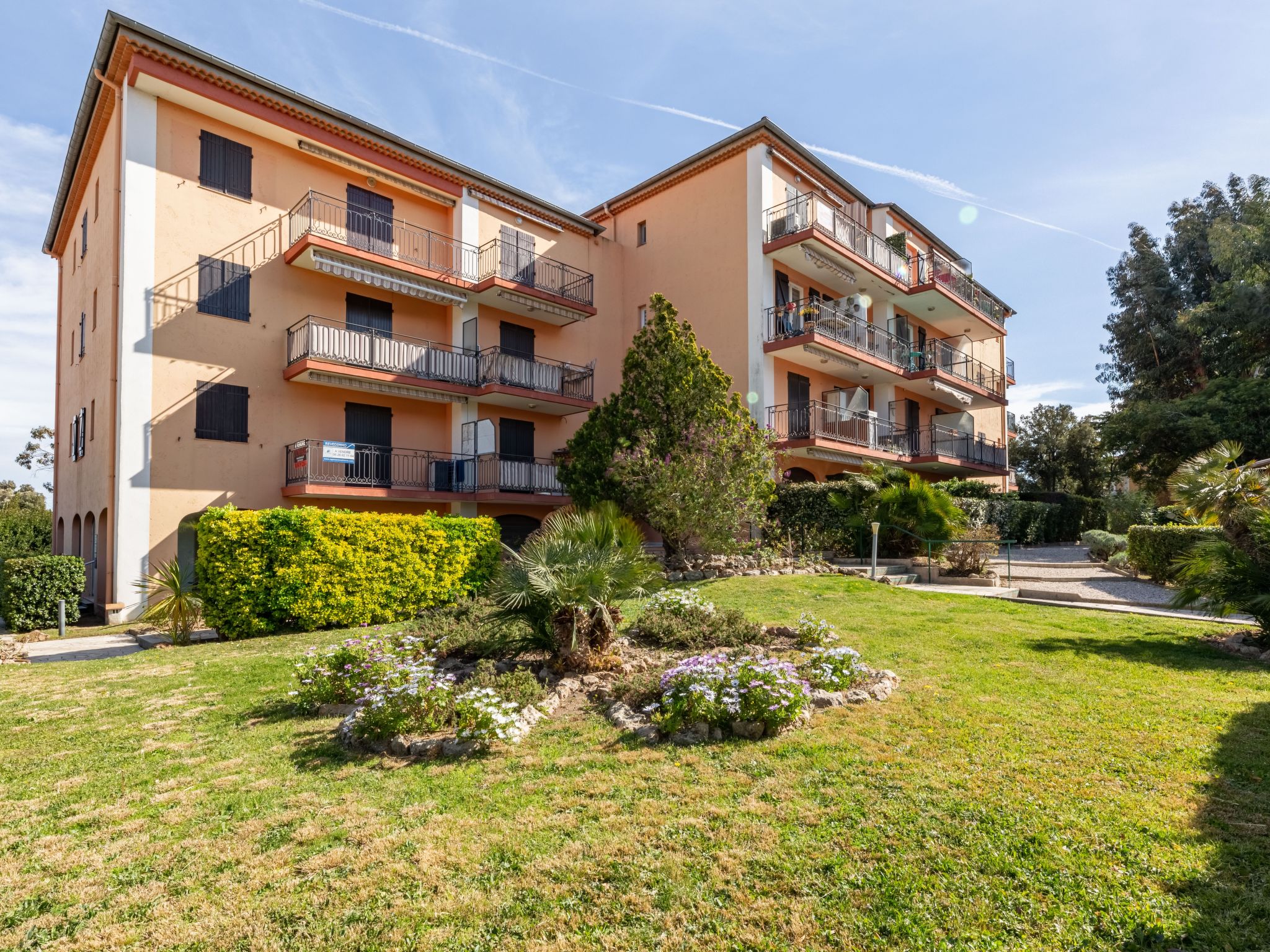 Foto 17 - Apartamento de 1 habitación en Fréjus con vistas al mar