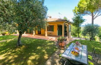 Photo 2 - 6 bedroom House in Casale Marittimo with private pool and sea view