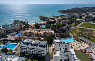 Photo 1 - Appartement de 1 chambre à Lagoa avec piscine et terrasse