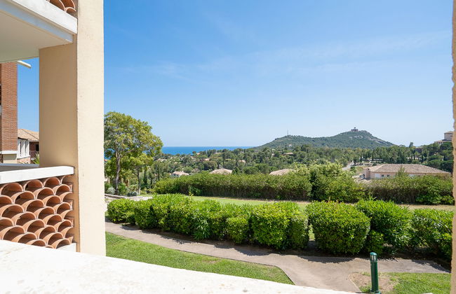Apartamento de 1 quarto em Saint-Raphaël com piscina e jardim - Foto 15