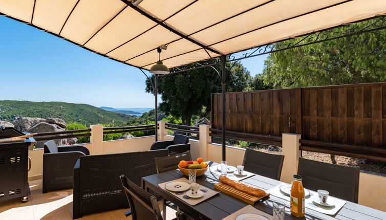 Photo 1 - Maison de 1 chambre à Sotta avec jardin et terrasse