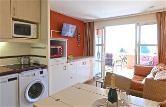 Photo 2 - 1 bedroom Apartment in Saint-Raphaël with swimming pool and sea view