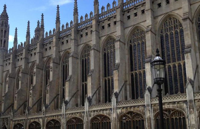 El Libro Prohibido de Cambridge - Juego de Exploración de la Ciudad - Foto 4