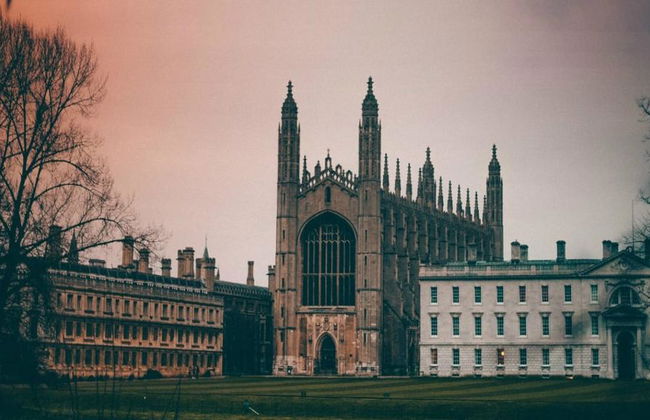 El Libro Prohibido de Cambridge - Juego de Exploración de la Ciudad - Foto 2