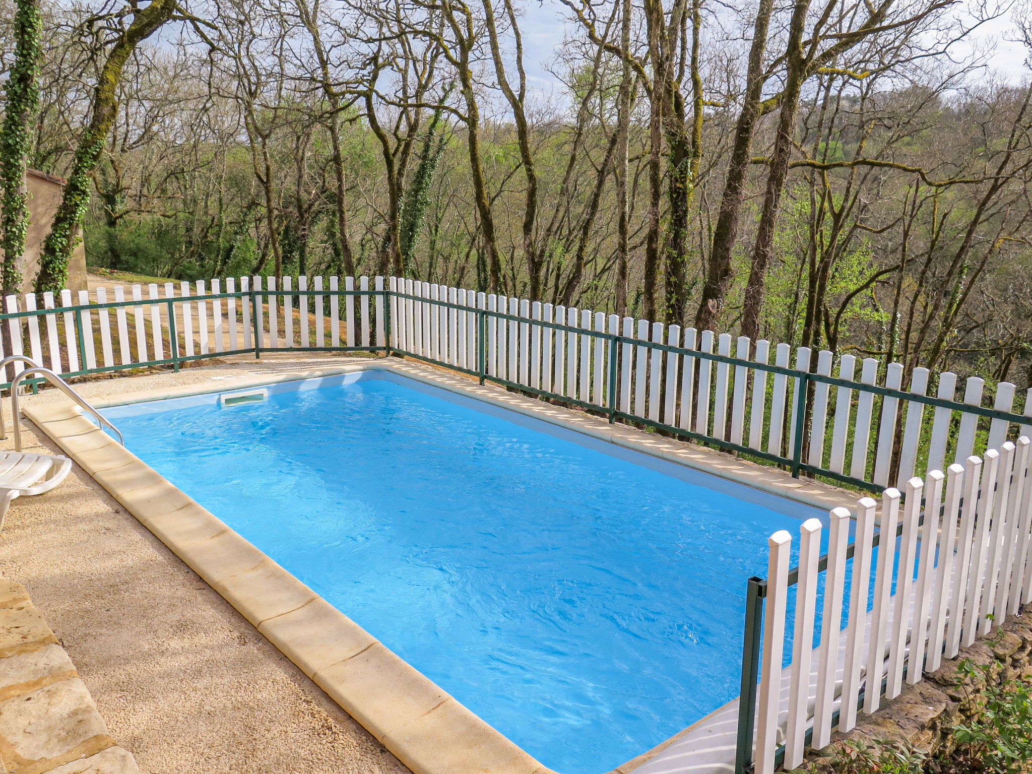 Photo 14 - Maison de 2 chambres à Blanquefort-sur-Briolance avec piscine privée et jardin