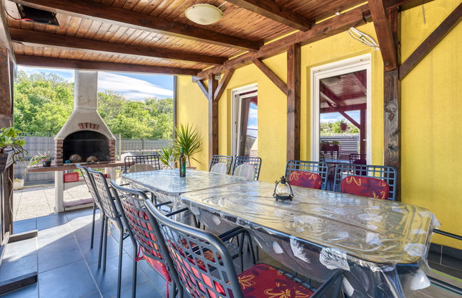 Casa de 8 quartos em Dobrinj com piscina privada e terraço - Foto 2