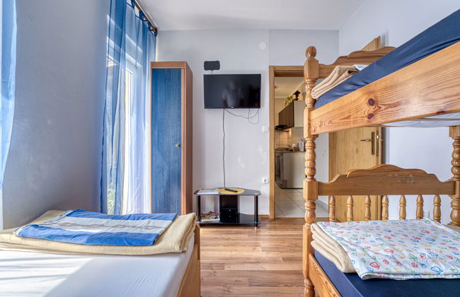 Casa de 8 quartos em Dobrinj com piscina privada e terraço - Foto 19