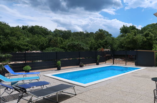 Photo 9 - Maison de 5 chambres à Dobrinj avec piscine privée et vues à la mer