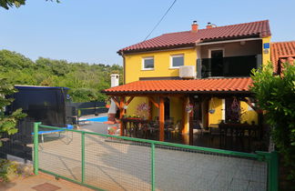 Foto 2 - Casa de 5 quartos em Dobrinj com piscina privada e terraço