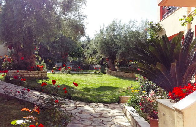 Philippos - Photo 1
