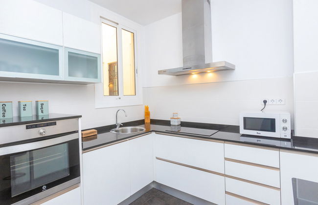 5 bedroom Apartment in Barcelona with garden - Photo 14