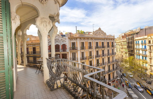 5 bedroom Apartment in Barcelona with garden - Photo 2