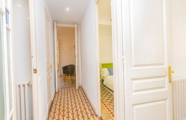 5 bedroom Apartment in Barcelona with garden - Photo 19