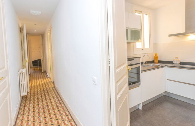 5 bedroom Apartment in Barcelona with garden - Photo 18