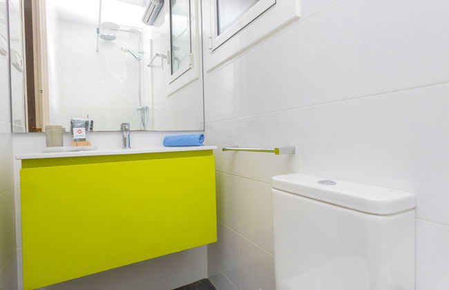 5 bedroom Apartment in Barcelona with garden - Photo 32