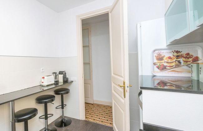 5 bedroom Apartment in Barcelona with garden - Photo 17