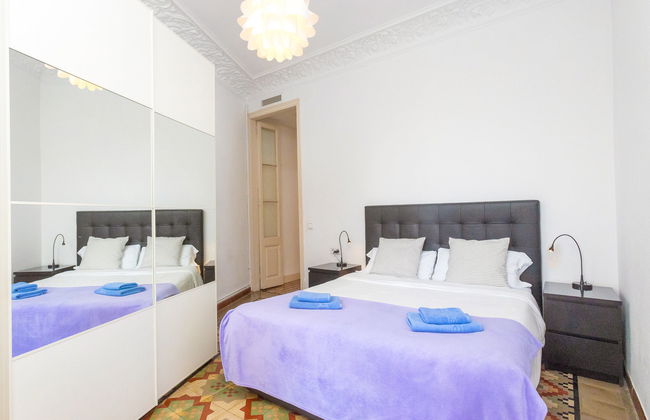 5 bedroom Apartment in Barcelona with garden - Photo 25